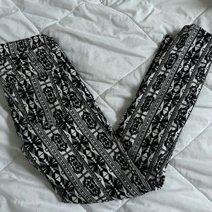 Forever 21 black and white tribal skinny jeans size 24